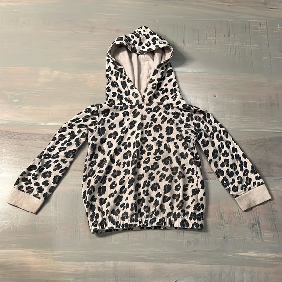 🖤 18 - 24 Months Leopard Hoodie (Long Sleeved Shirt). 2T. - Picture 1 of 10